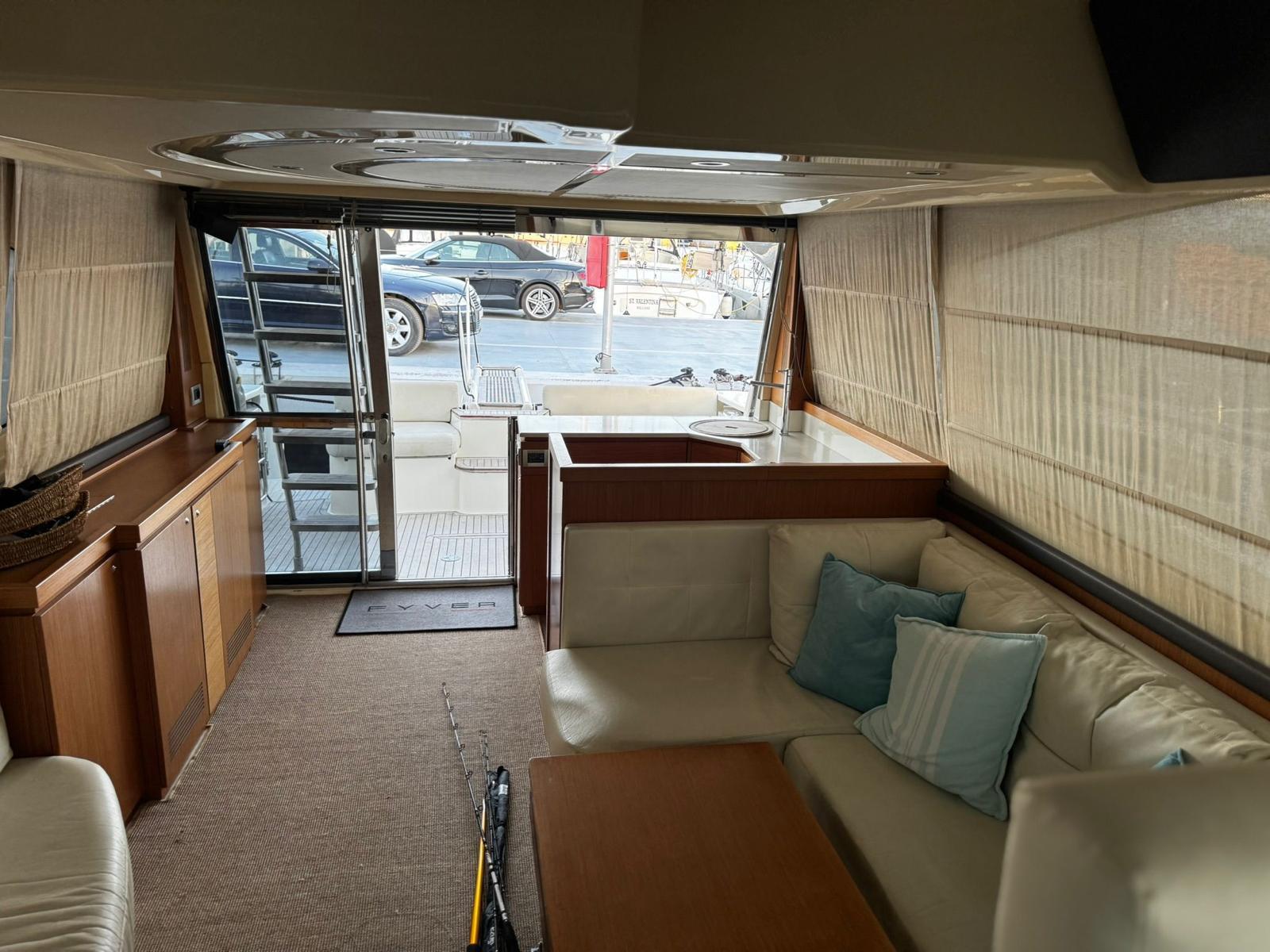 2009 FERRETTI YACHTS 470 